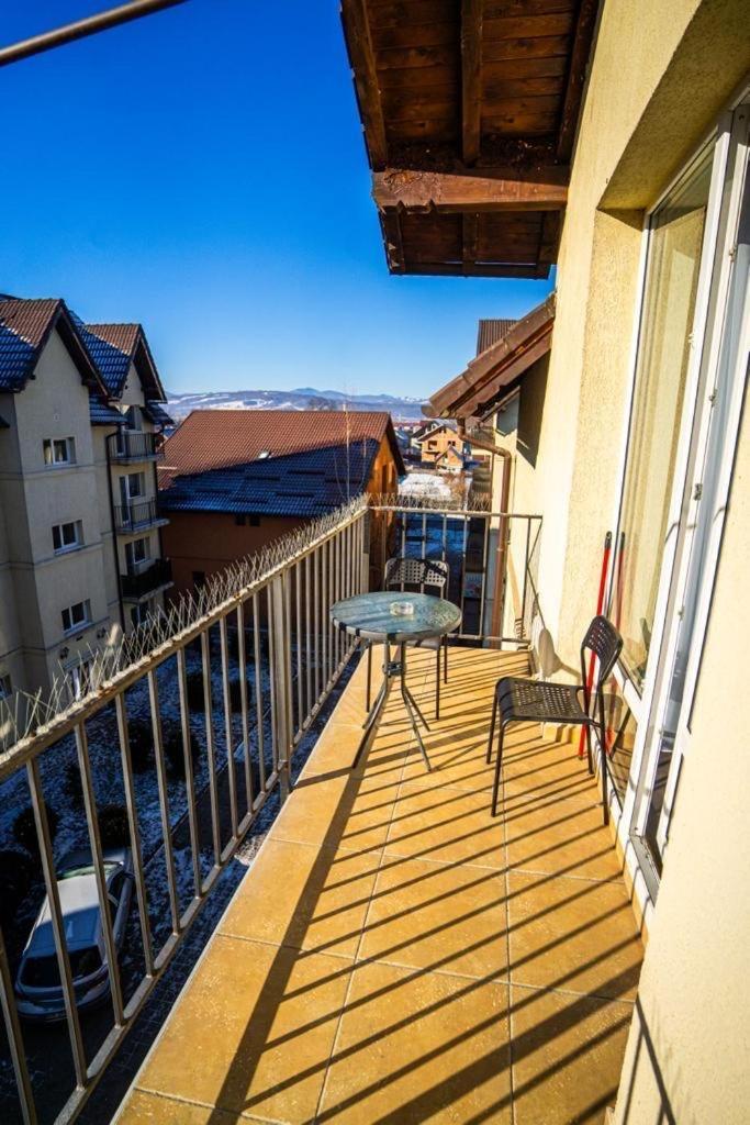 Rîşnov N & G Apartments מראה חיצוני תמונה